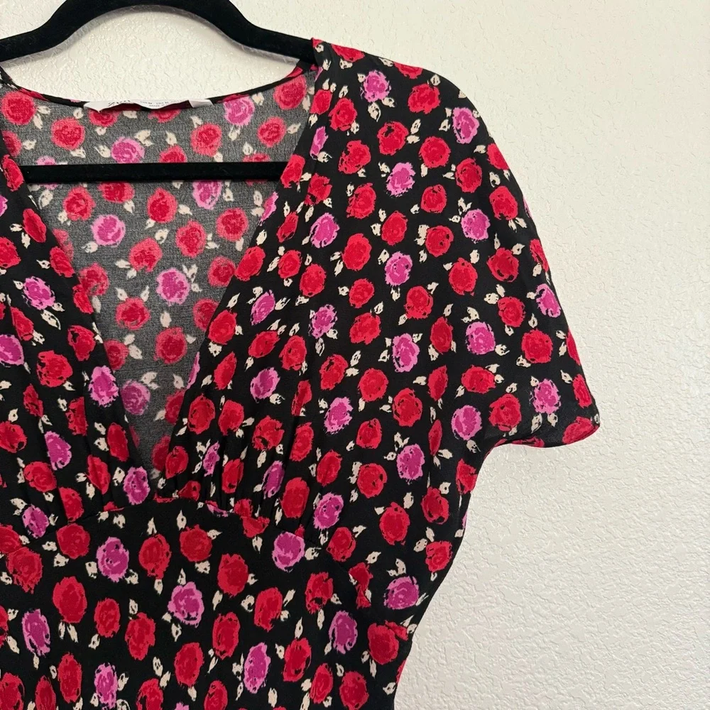 Zara V Neck Floral Maxi Dress in Pink Red Black Medium - Picture 6 of 7